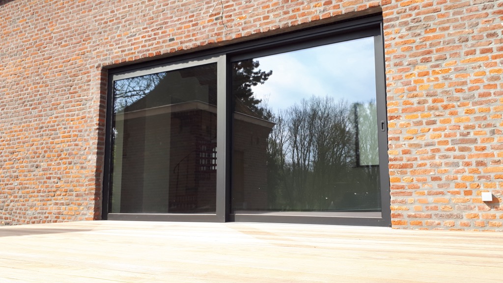 Bardage bois et terrasse extérieure réalisés par MD Menuiserie